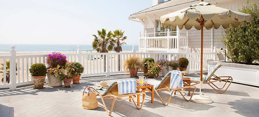Shutters-on-the-Beach---Pool-Chairs