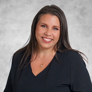 headshot of Christina Combs