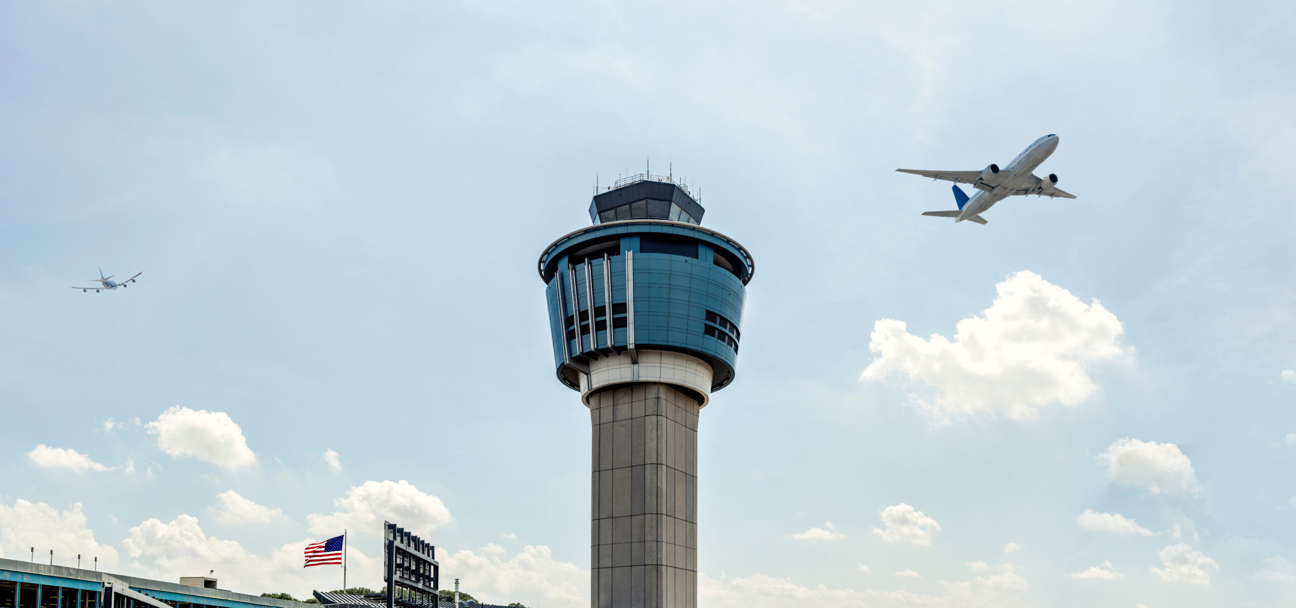 airplanes taking off at Laguardia airport in New York