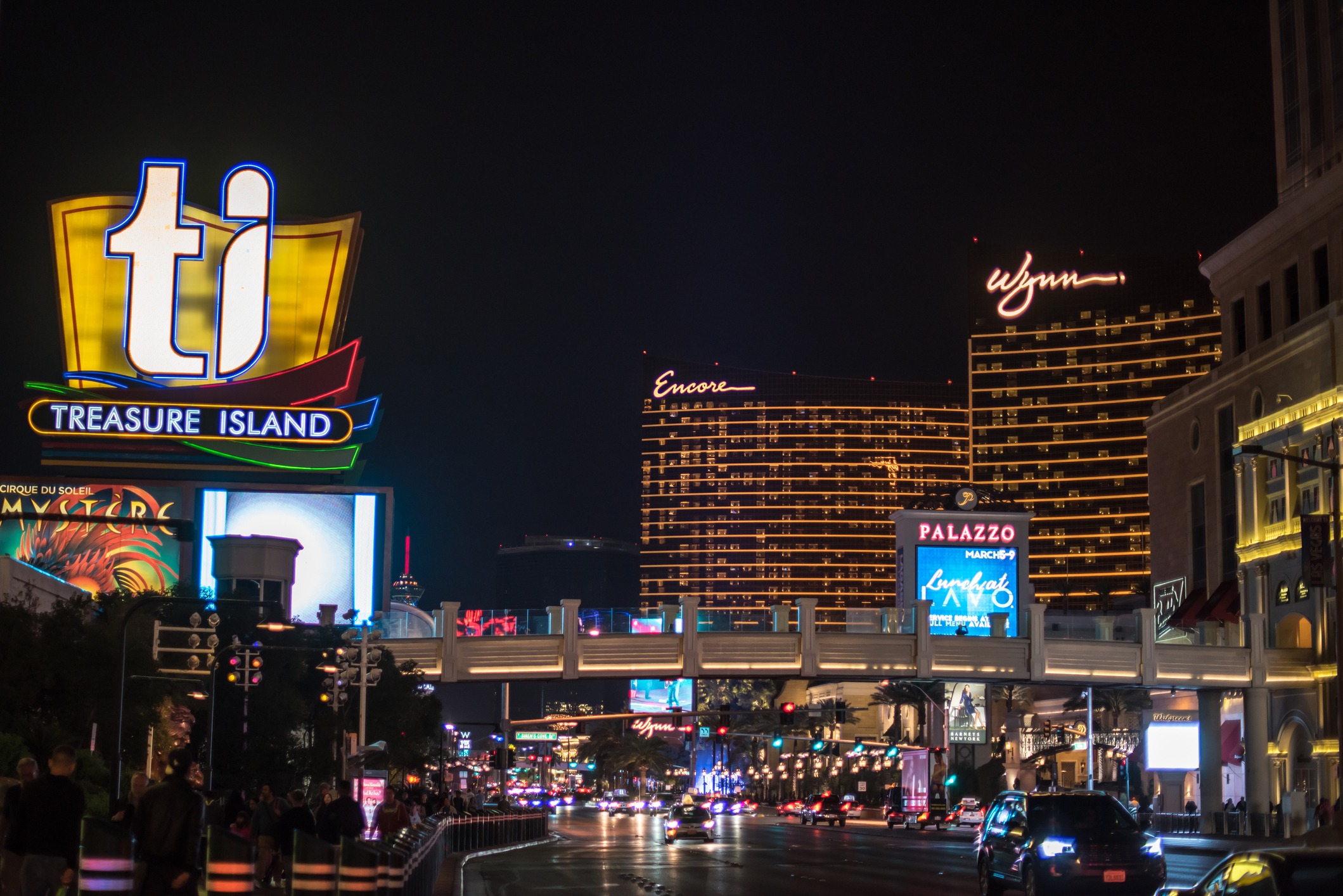 view from the strip of wynn and encore at night