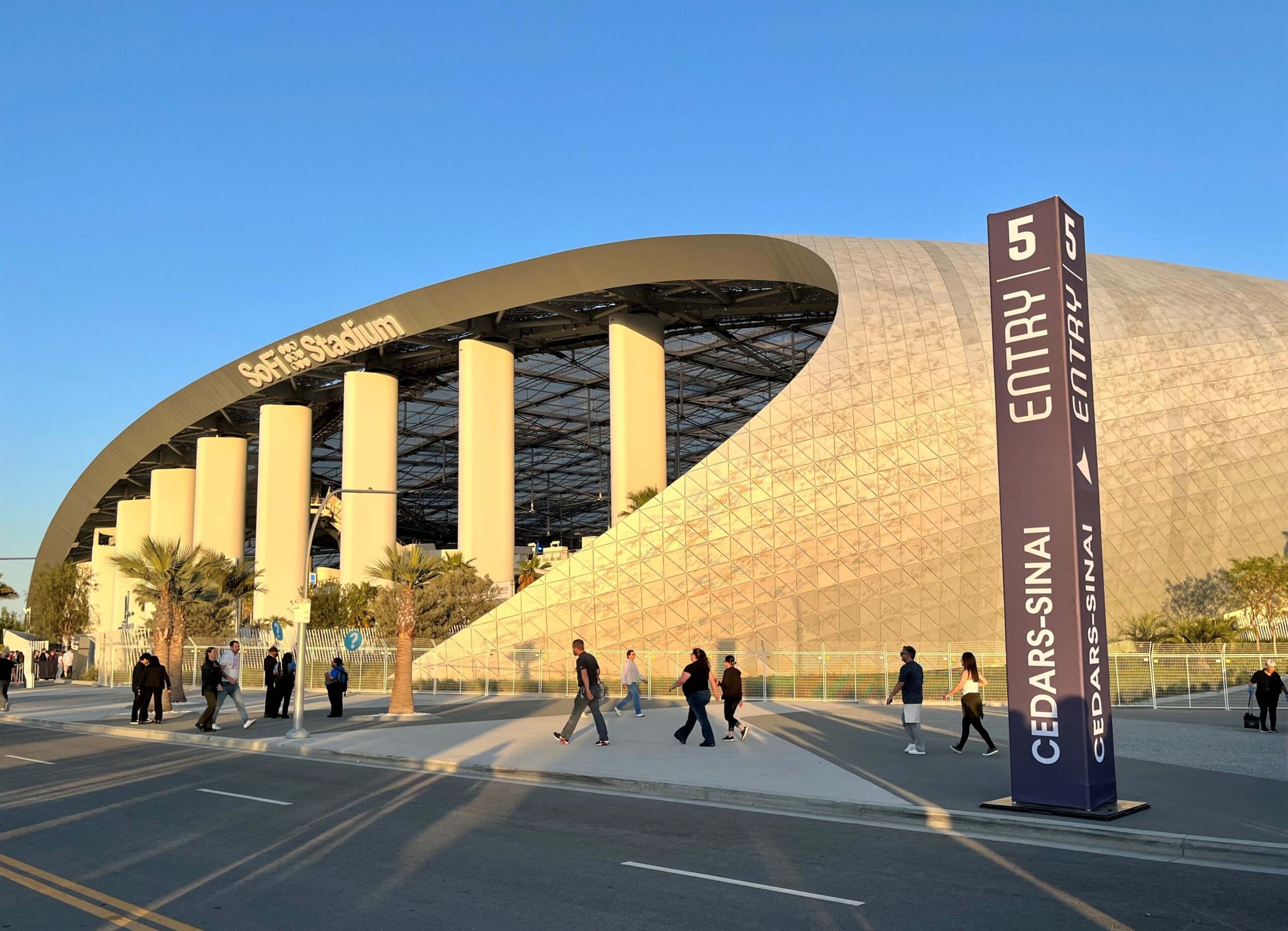 external view of sofi stadium